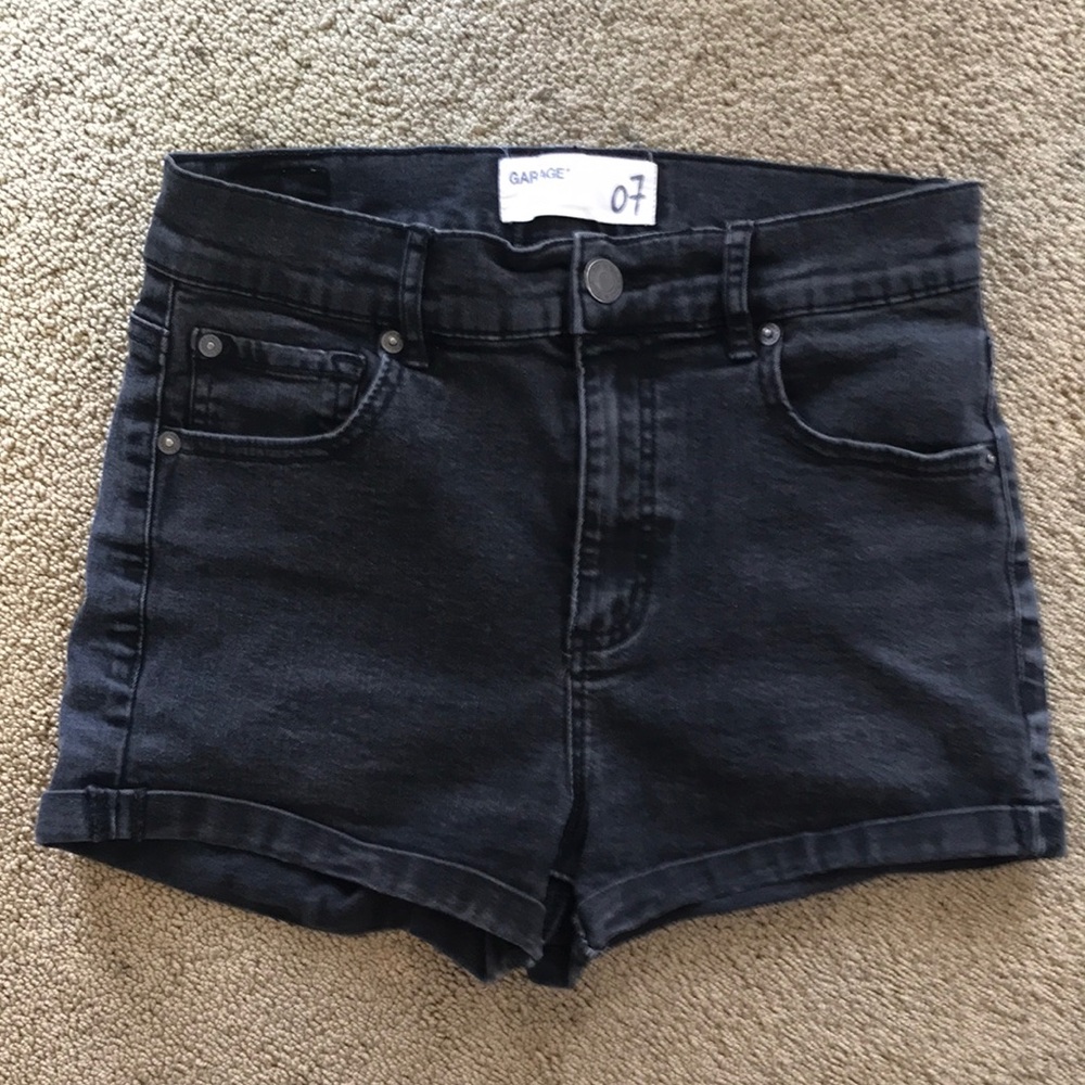 Black Denim Short Jeans - Size 7 (Garage)